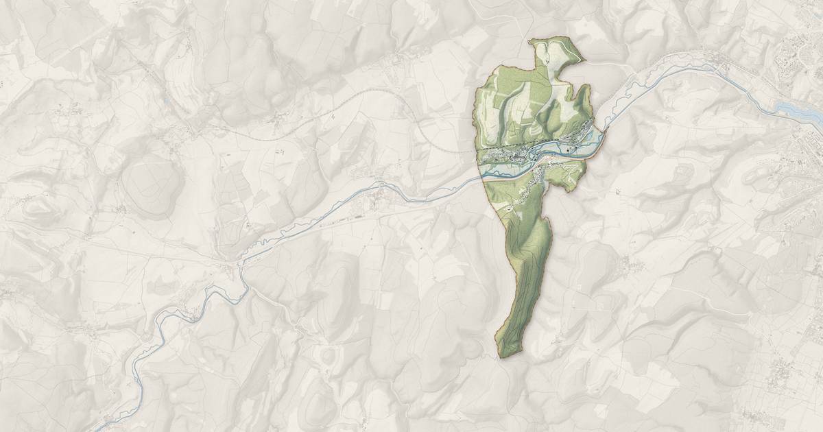 Portrait cartographique de Velars-sur-Ouche : relief, eau, forêts, bâti et voies, calculés à partir des données de l'IGN