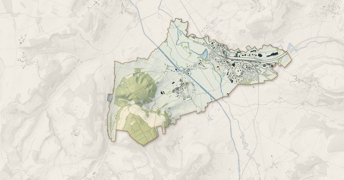 Portrait cartographique de Venarey-les-Laumes : relief, eau, forêts, bâti et voies, calculés à partir des données de l'IGN