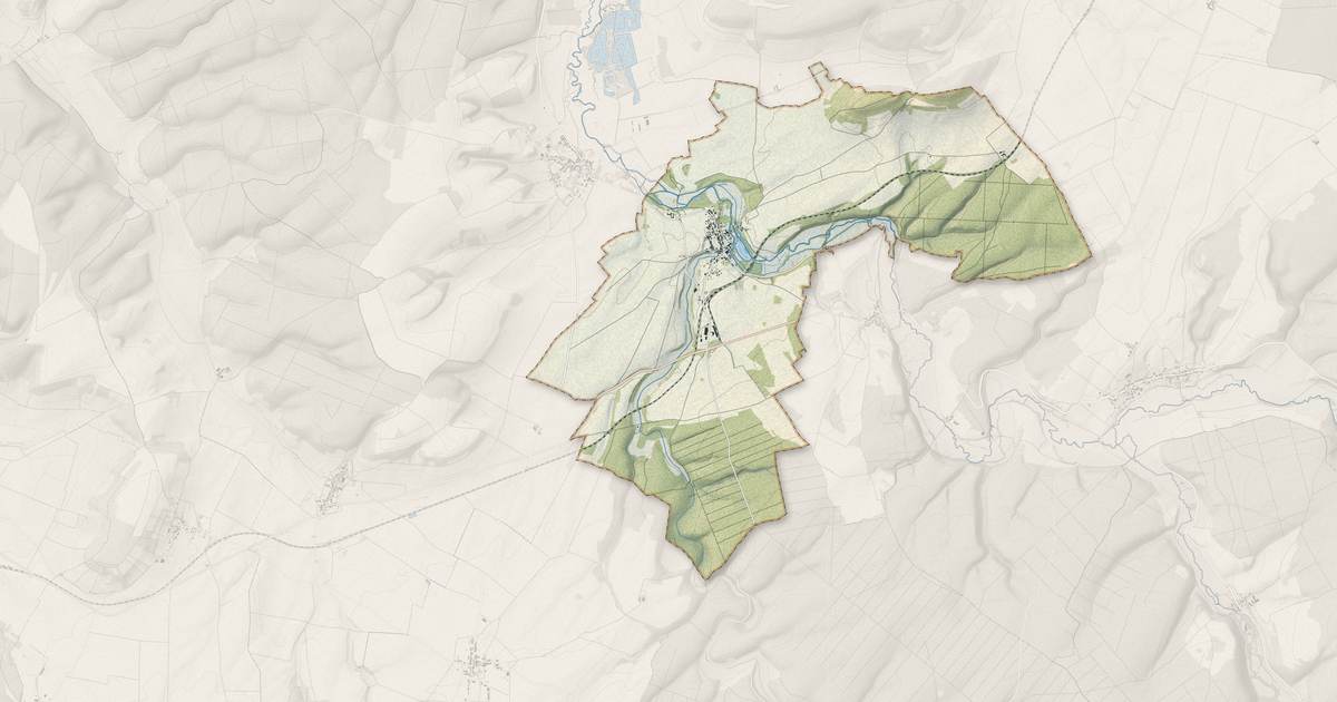 Portrait cartographique de Veuxhaulles-sur-Aube : relief, eau, forêts, bâti et voies, calculés à partir des données de l'IGN