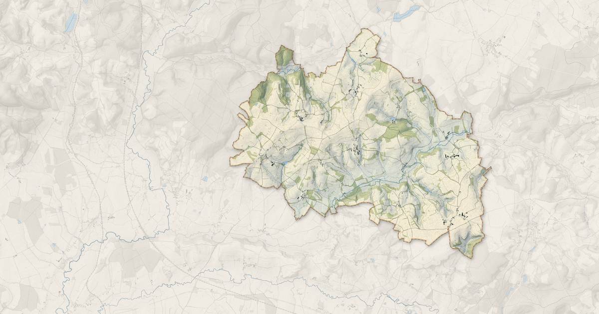 Portrait cartographique de Viévy : relief, eau, forêts, bâti et voies, calculés à partir des données de l'IGN