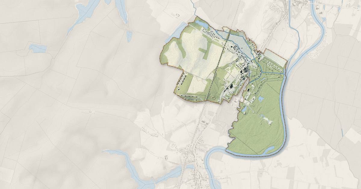 Portrait cartographique de Vonges : relief, eau, forêts, bâti et voies, calculés à partir des données de l'IGN