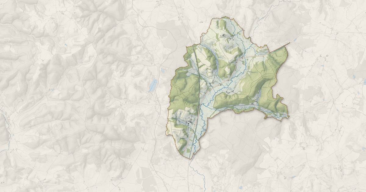 Portrait cartographique de Voudenay : relief, eau, forêts, bâti et voies, calculés à partir des données de l'IGN