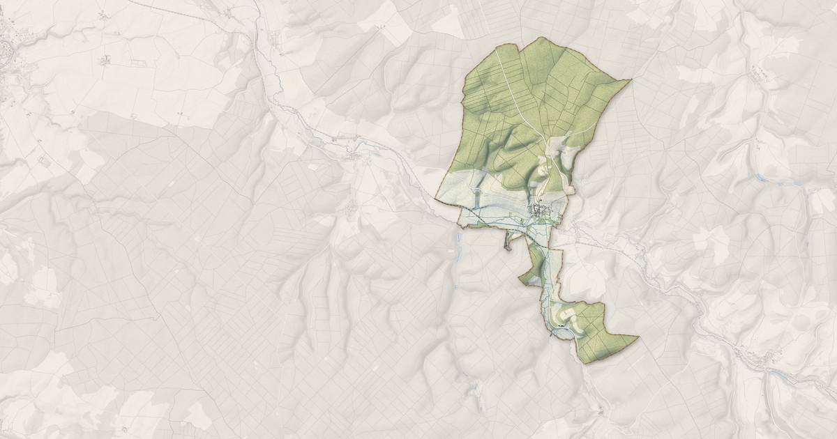 Portrait cartographique de Voulaines-les-Templiers : relief, eau, forêts, bâti et voies, calculés à partir des données de l'IGN