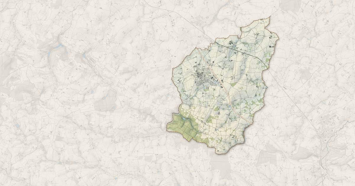 Portrait cartographique de Broons : relief, eau, forêts, bâti et voies, calculés à partir des données de l'IGN