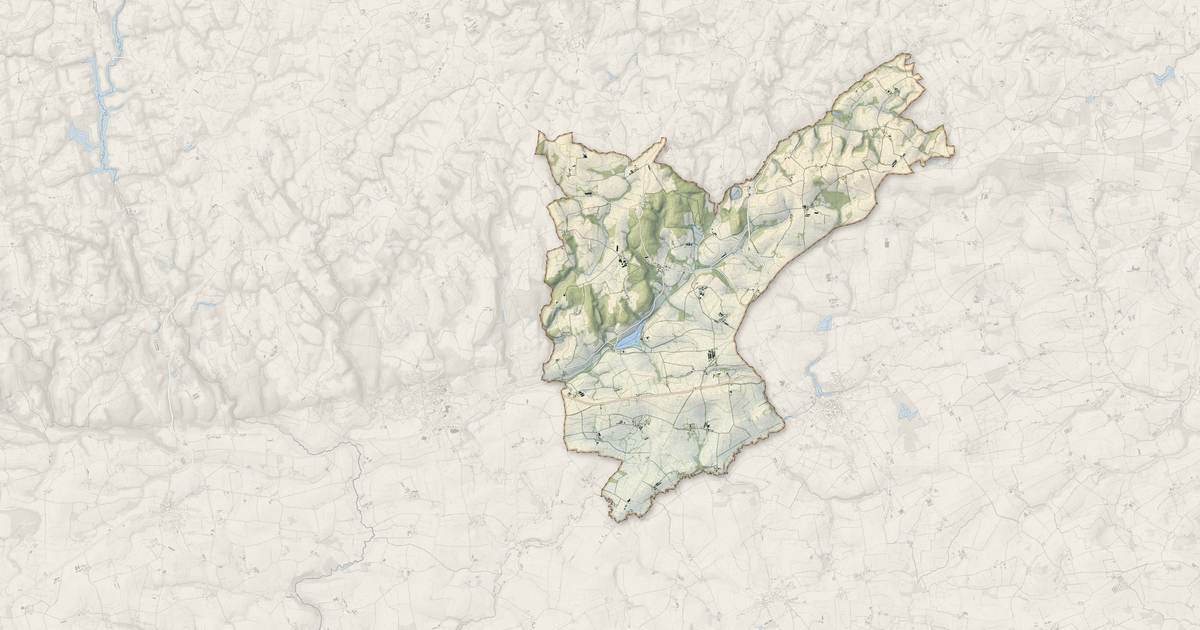 Portrait cartographique de Canihuel : relief, eau, forêts, bâti et voies, calculés à partir des données de l'IGN