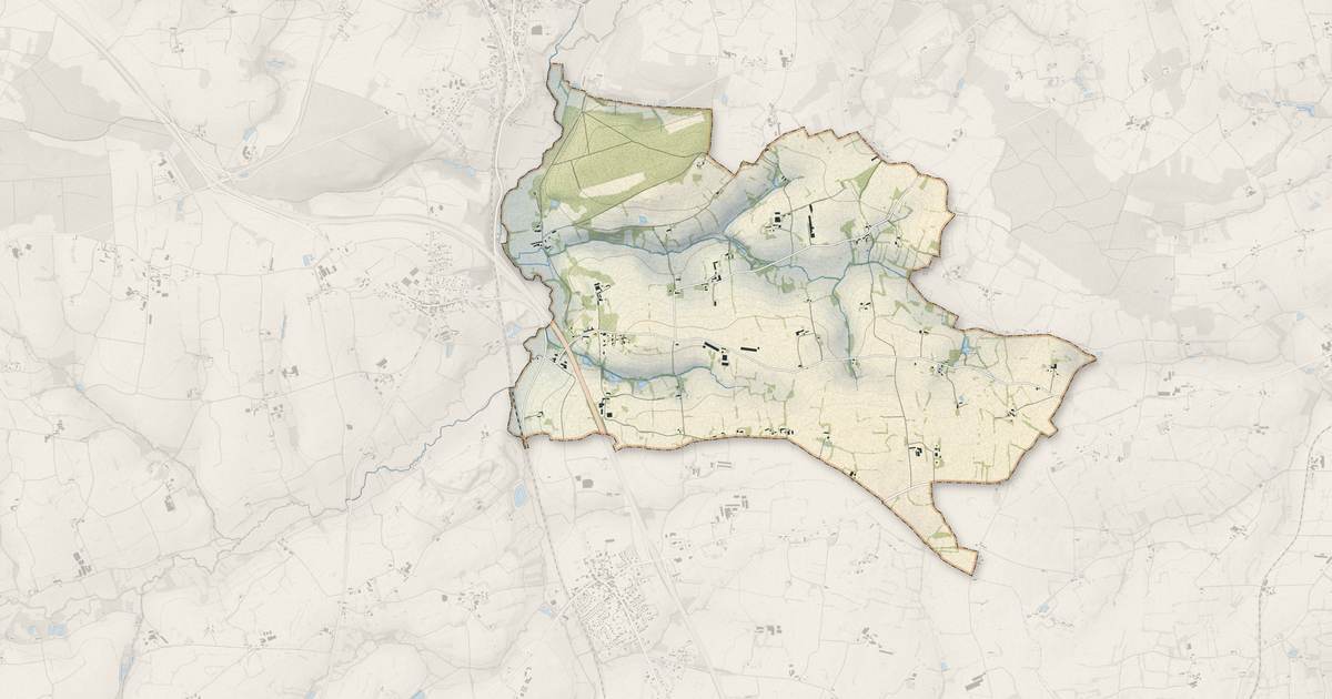 Portrait cartographique de La Chapelle-Blanche : relief, eau, forêts, bâti et voies, calculés à partir des données de l'IGN