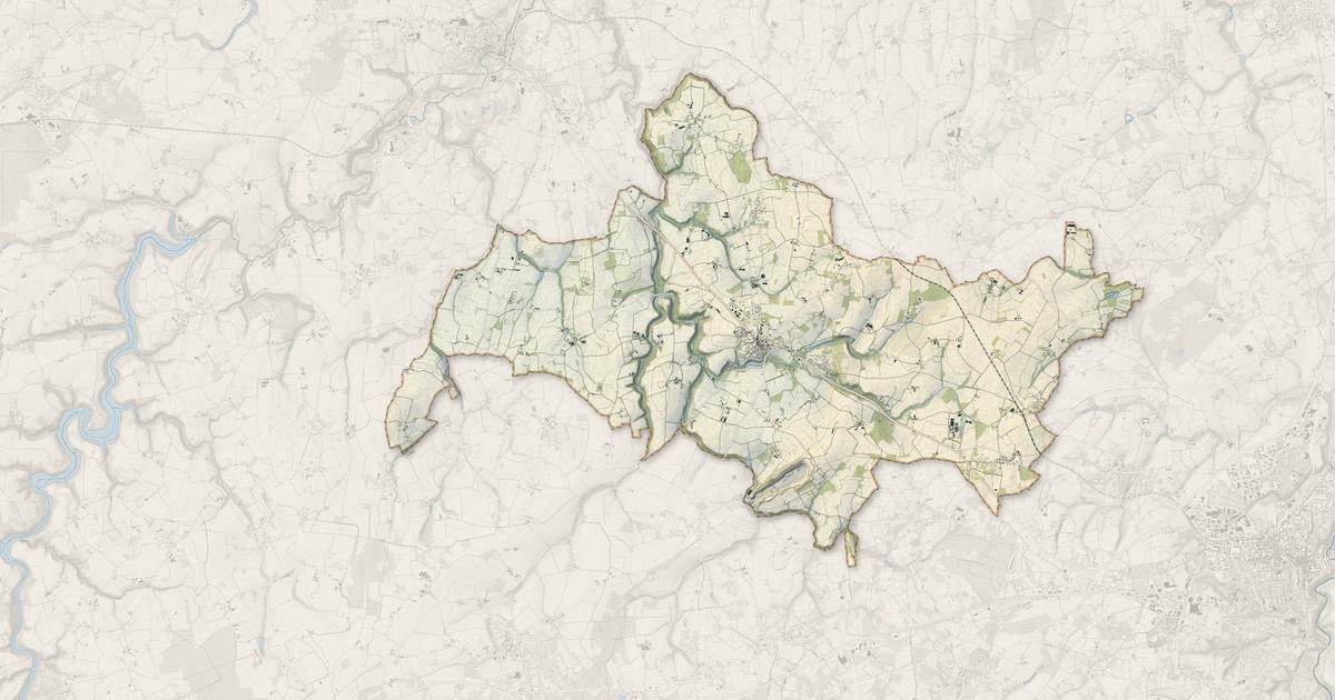 Portrait cartographique de Corseul : relief, eau, forêts, bâti et voies, calculés à partir des données de l'IGN