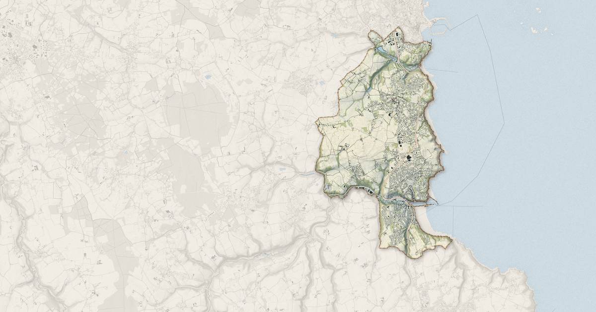 Portrait cartographique de Binic-Étables-sur-Mer : relief, eau, forêts, bâti et voies, calculés à partir des données de l'IGN