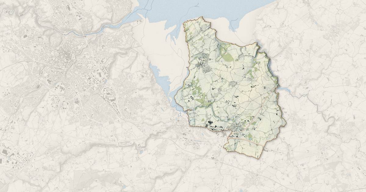 Portrait cartographique de Hillion : relief, eau, forêts, bâti et voies, calculés à partir des données de l'IGN
