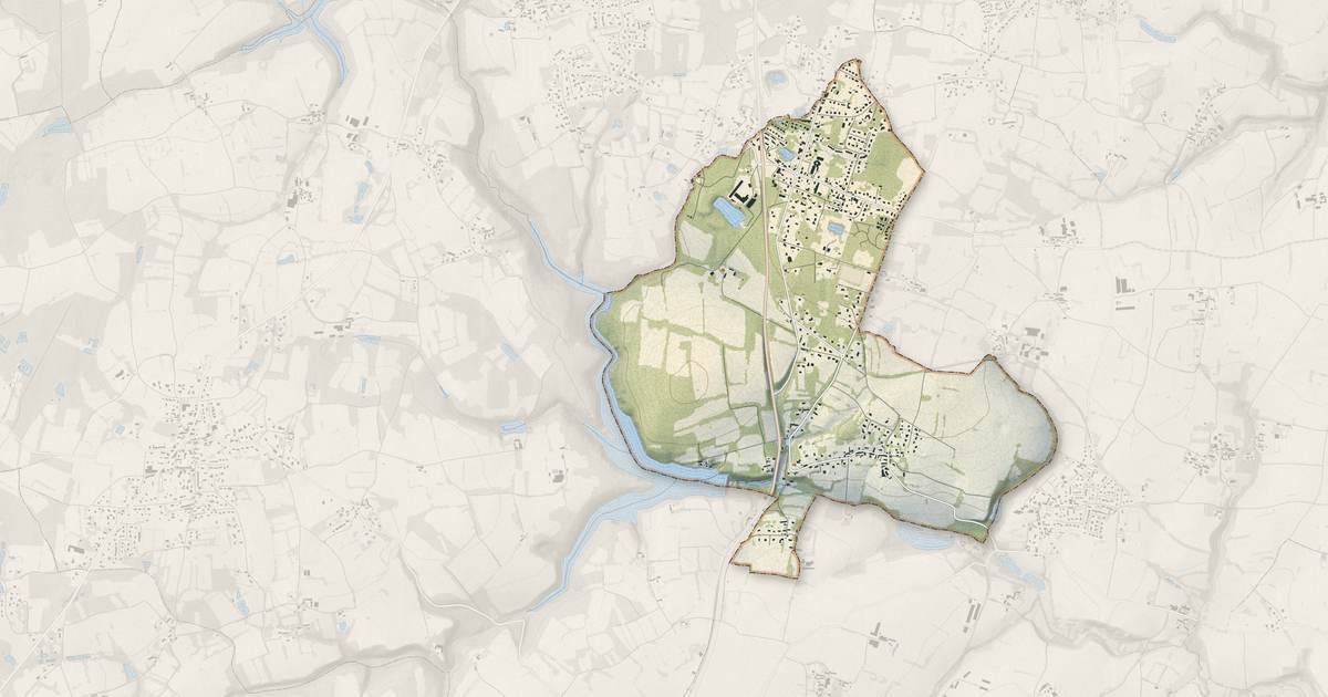 Portrait cartographique de Le Hinglé : relief, eau, forêts, bâti et voies, calculés à partir des données de l'IGN