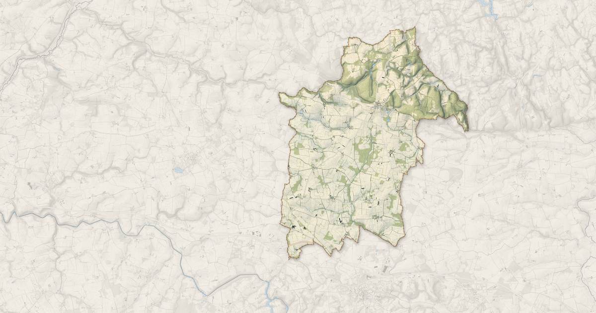Portrait cartographique de Kergrist-Moëlou : relief, eau, forêts, bâti et voies, calculés à partir des données de l'IGN