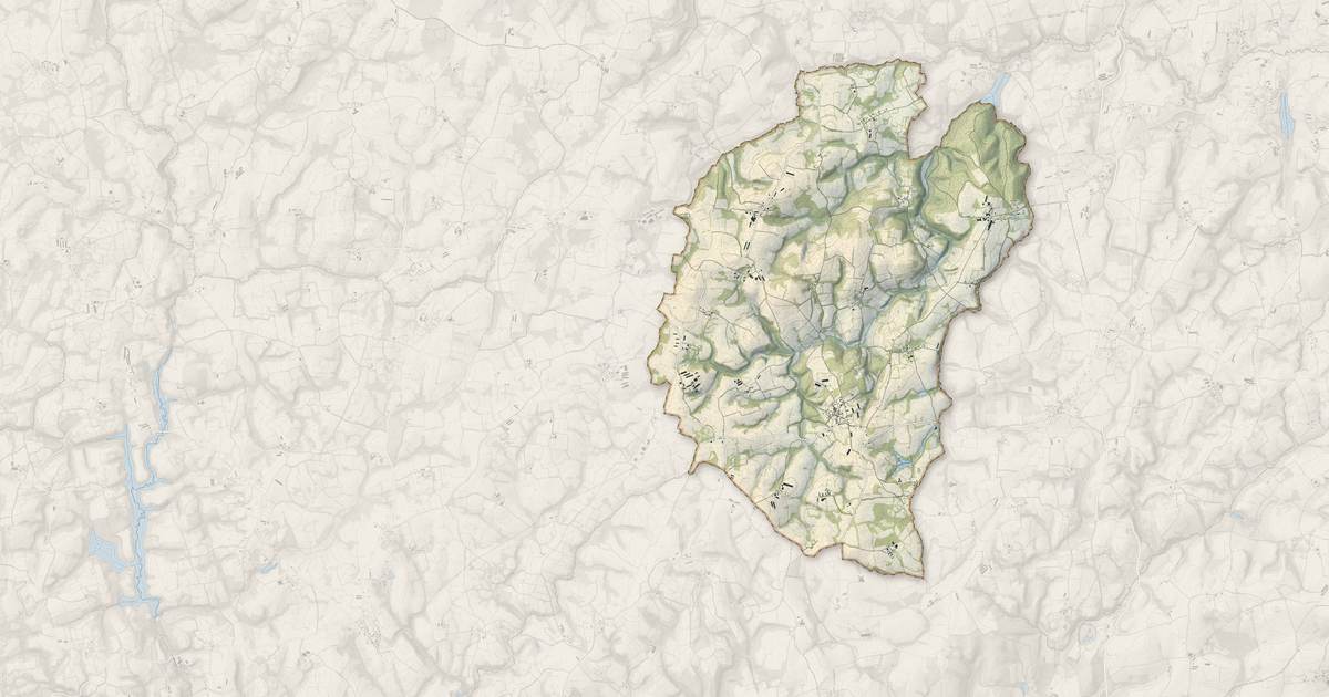 Portrait cartographique de Kerpert : relief, eau, forêts, bâti et voies, calculés à partir des données de l'IGN