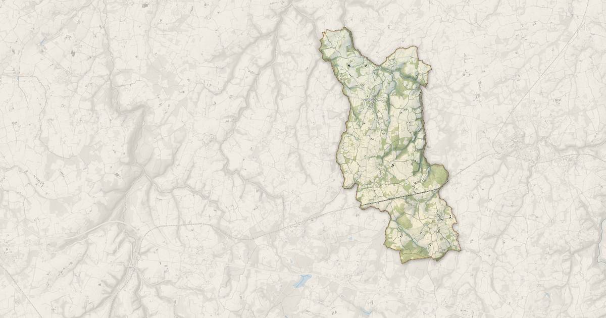 Portrait cartographique de Lanvellec : relief, eau, forêts, bâti et voies, calculés à partir des données de l'IGN