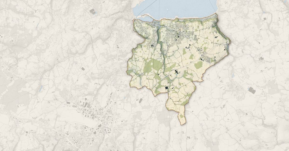 Portrait cartographique de Louannec : relief, eau, forêts, bâti et voies, calculés à partir des données de l'IGN