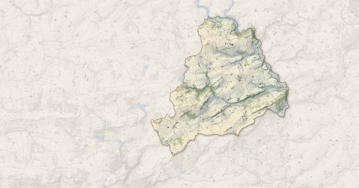 Portrait cartographique de Merléac : relief, eau, forêts, bâti et voies, calculés à partir des données de l'IGN