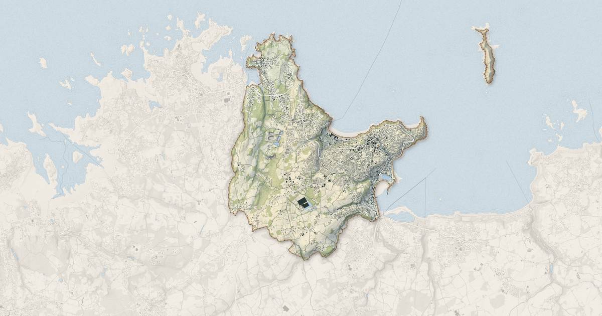 Portrait cartographique de Perros-Guirec : relief, eau, forêts, bâti et voies, calculés à partir des données de l'IGN