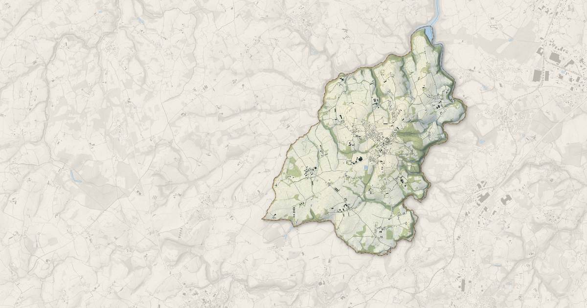Portrait cartographique de Plaine-Haute : relief, eau, forêts, bâti et voies, calculés à partir des données de l'IGN