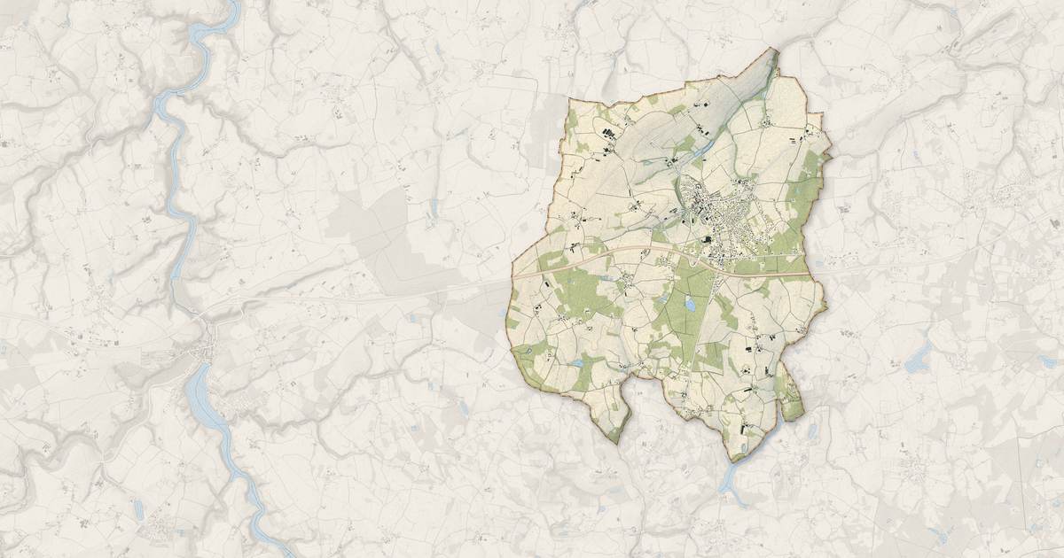 Portrait cartographique de Plélan-le-Petit : relief, eau, forêts, bâti et voies, calculés à partir des données de l'IGN