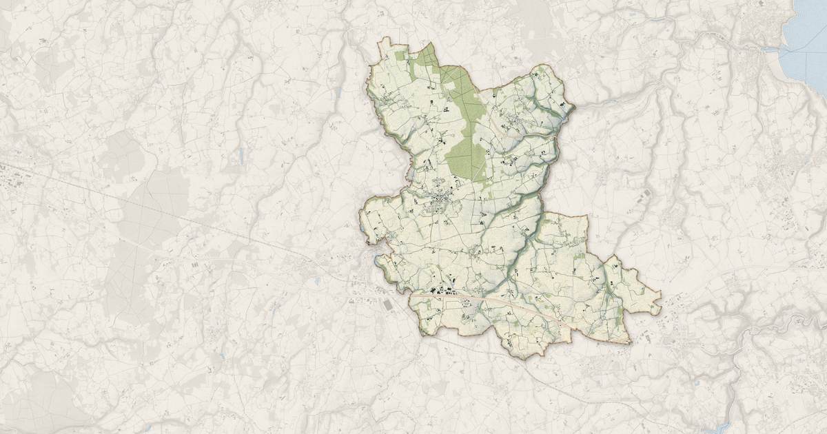 Portrait cartographique de Plélo : relief, eau, forêts, bâti et voies, calculés à partir des données de l'IGN