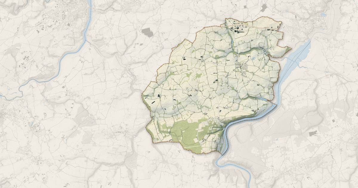 Portrait cartographique de Pleudaniel : relief, eau, forêts, bâti et voies, calculés à partir des données de l'IGN