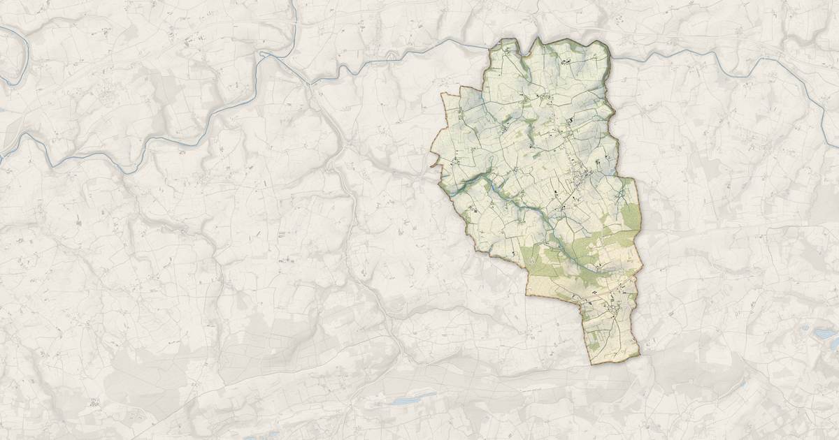 Portrait cartographique de Plévin : relief, eau, forêts, bâti et voies, calculés à partir des données de l'IGN
