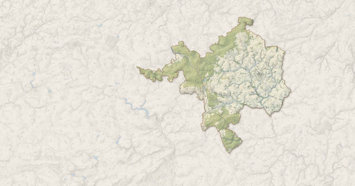 Portrait cartographique de Plœuc-L'Hermitage : relief, eau, forêts, bâti et voies, calculés à partir des données de l'IGN