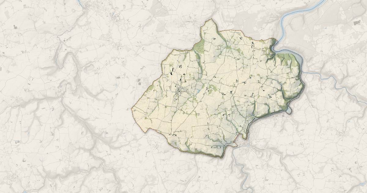 Portrait cartographique de Ploëzal : relief, eau, forêts, bâti et voies, calculés à partir des données de l'IGN