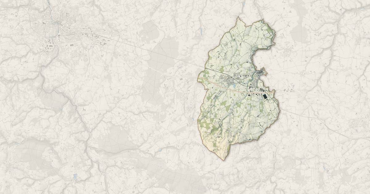 Portrait cartographique de Châtelaudren-Plouagat : relief, eau, forêts, bâti et voies, calculés à partir des données de l'IGN