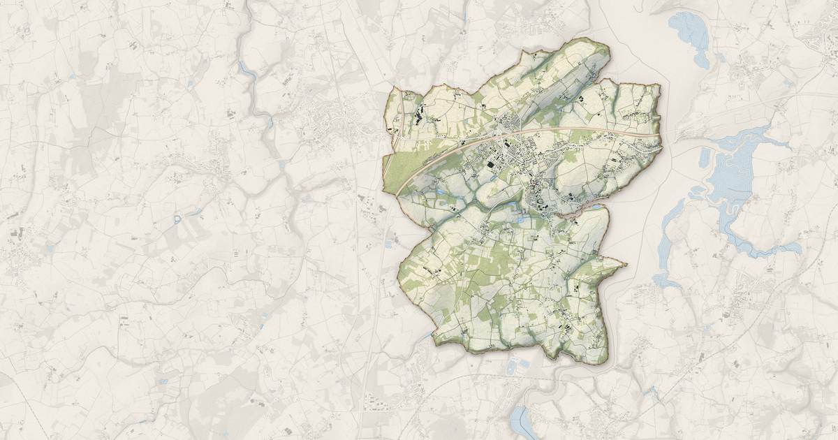 Portrait cartographique de Plouër-sur-Rance : relief, eau, forêts, bâti et voies, calculés à partir des données de l'IGN