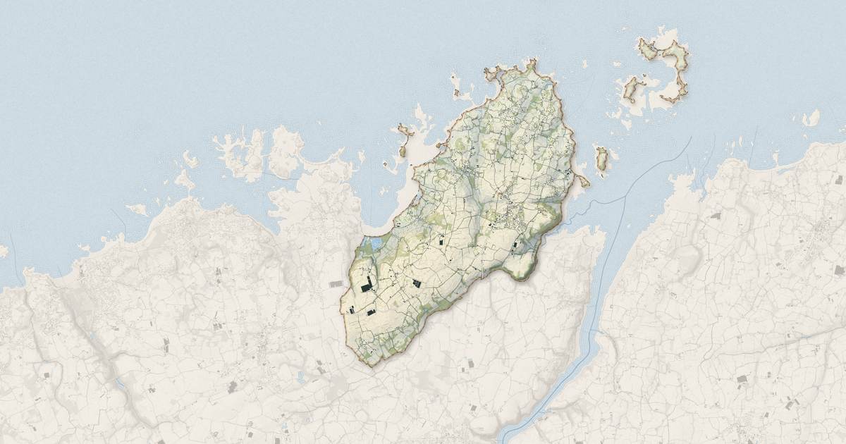 Portrait cartographique de Plougrescant : relief, eau, forêts, bâti et voies, calculés à partir des données de l'IGN