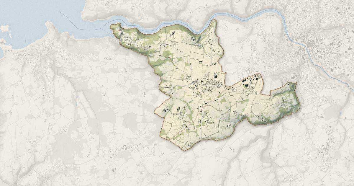 Portrait cartographique de Ploulec'h : relief, eau, forêts, bâti et voies, calculés à partir des données de l'IGN