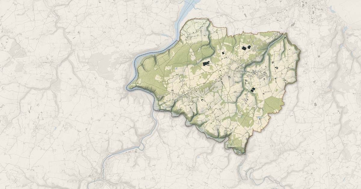 Portrait cartographique de Plourivo : relief, eau, forêts, bâti et voies, calculés à partir des données de l'IGN