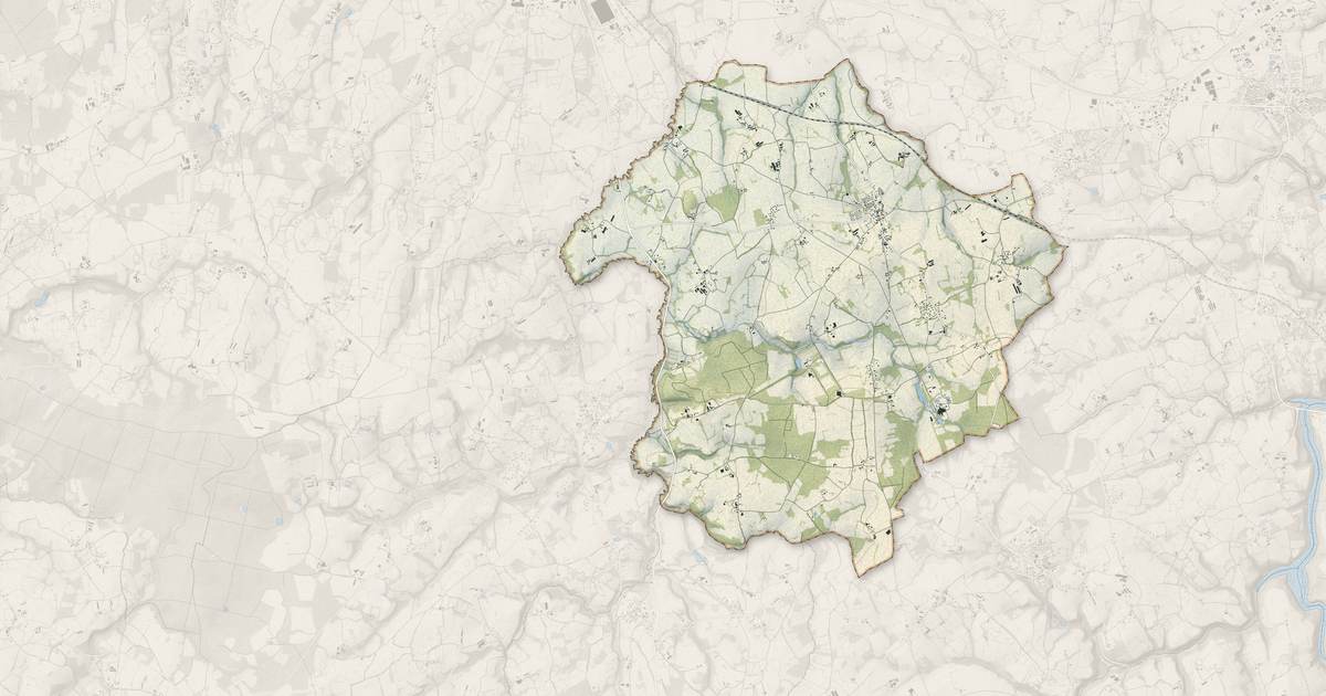 Portrait cartographique de Plouvara : relief, eau, forêts, bâti et voies, calculés à partir des données de l'IGN