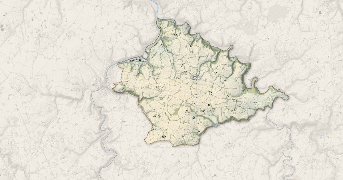 Portrait cartographique de Quemper-Guézennec : relief, eau, forêts, bâti et voies, calculés à partir des données de l'IGN