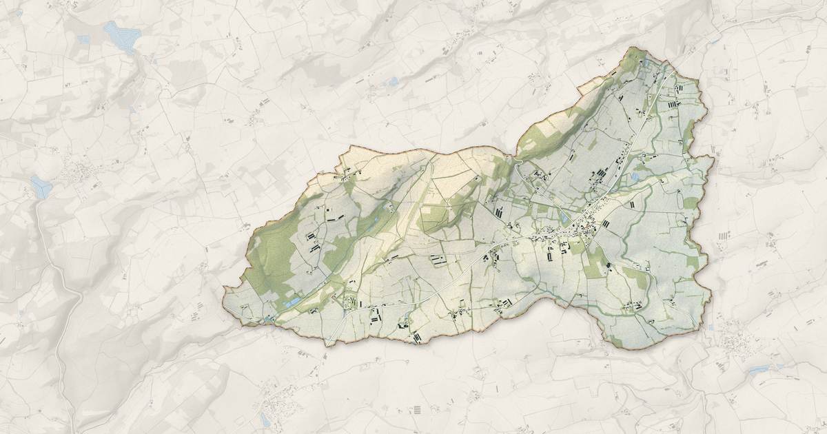 Portrait cartographique de Le Quillio : relief, eau, forêts, bâti et voies, calculés à partir des données de l'IGN