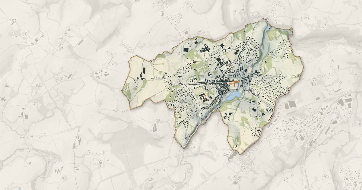 Portrait cartographique de Quintin : relief, eau, forêts, bâti et voies, calculés à partir des données de l'IGN