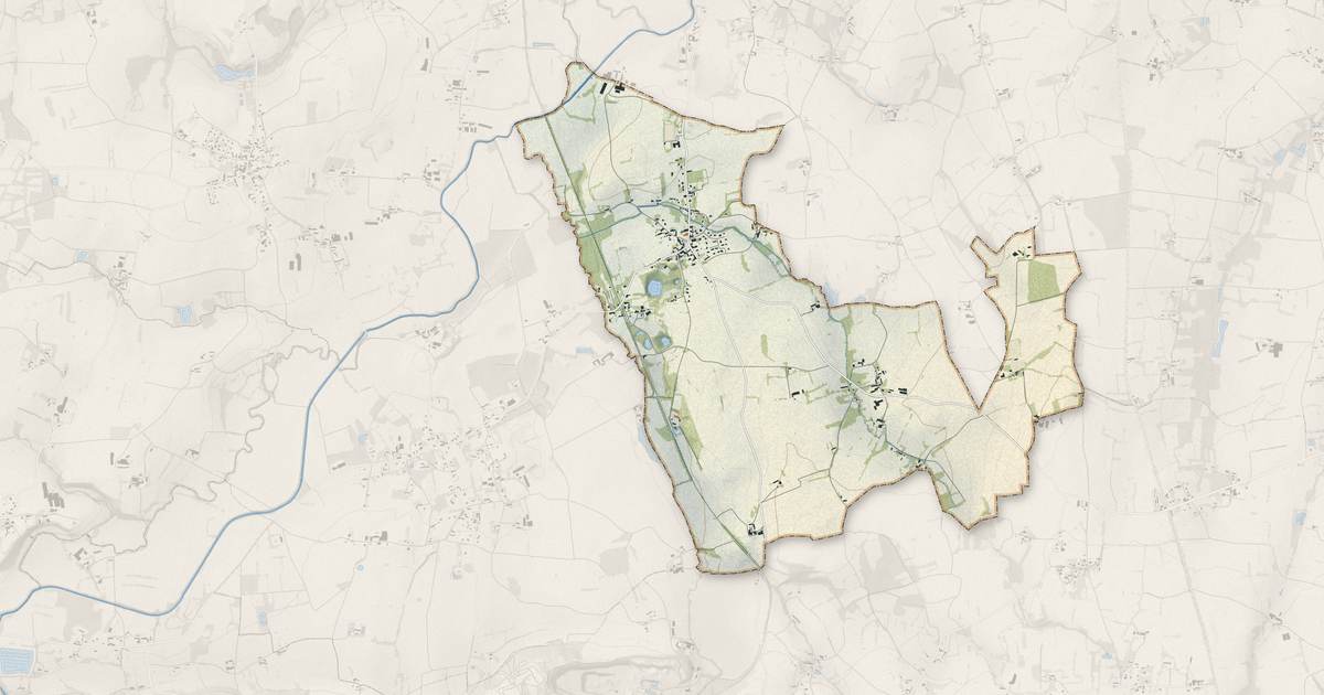 Portrait cartographique de Le Quiou : relief, eau, forêts, bâti et voies, calculés à partir des données de l'IGN