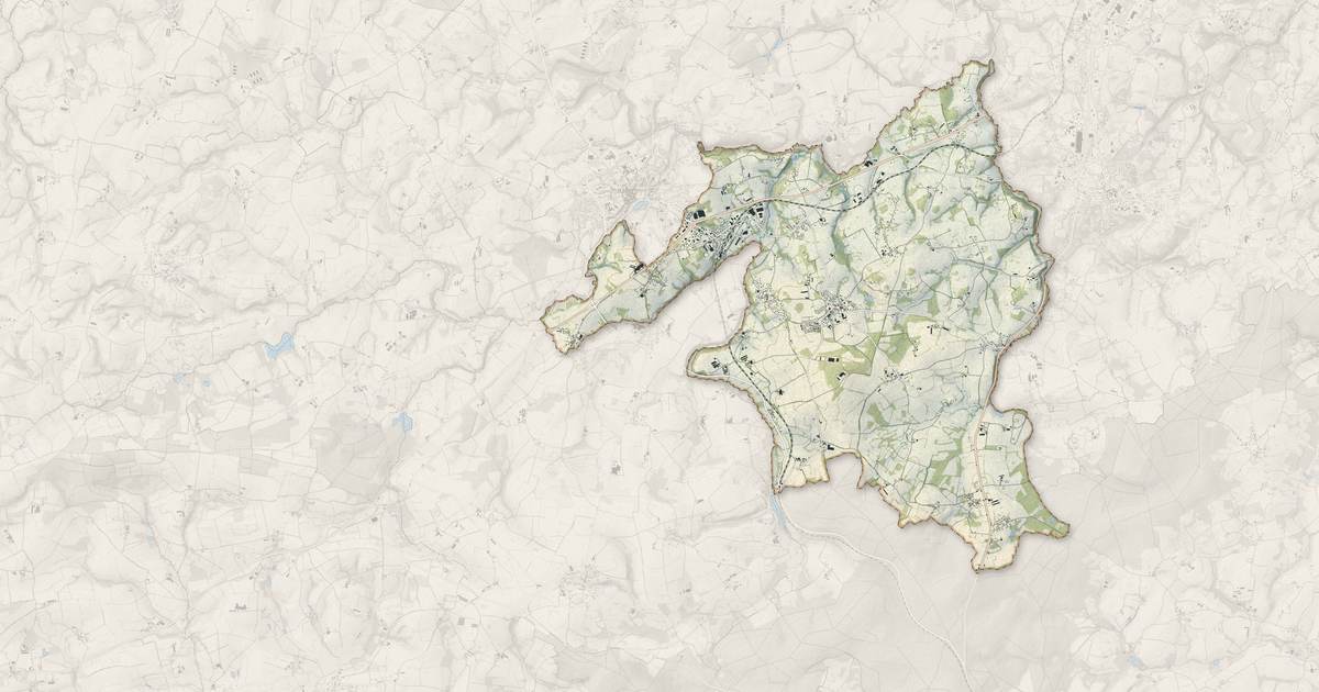 Portrait cartographique de Saint-Brandan : relief, eau, forêts, bâti et voies, calculés à partir des données de l'IGN