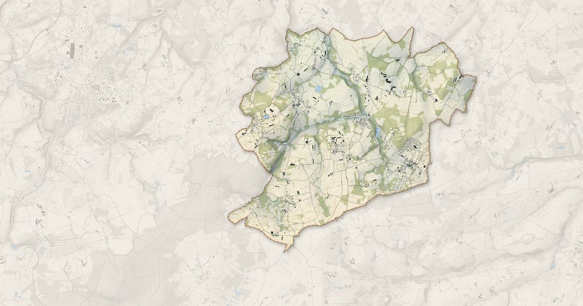 Portrait cartographique de Saint-Carreuc : relief, eau, forêts, bâti et voies, calculés à partir des données de l'IGN