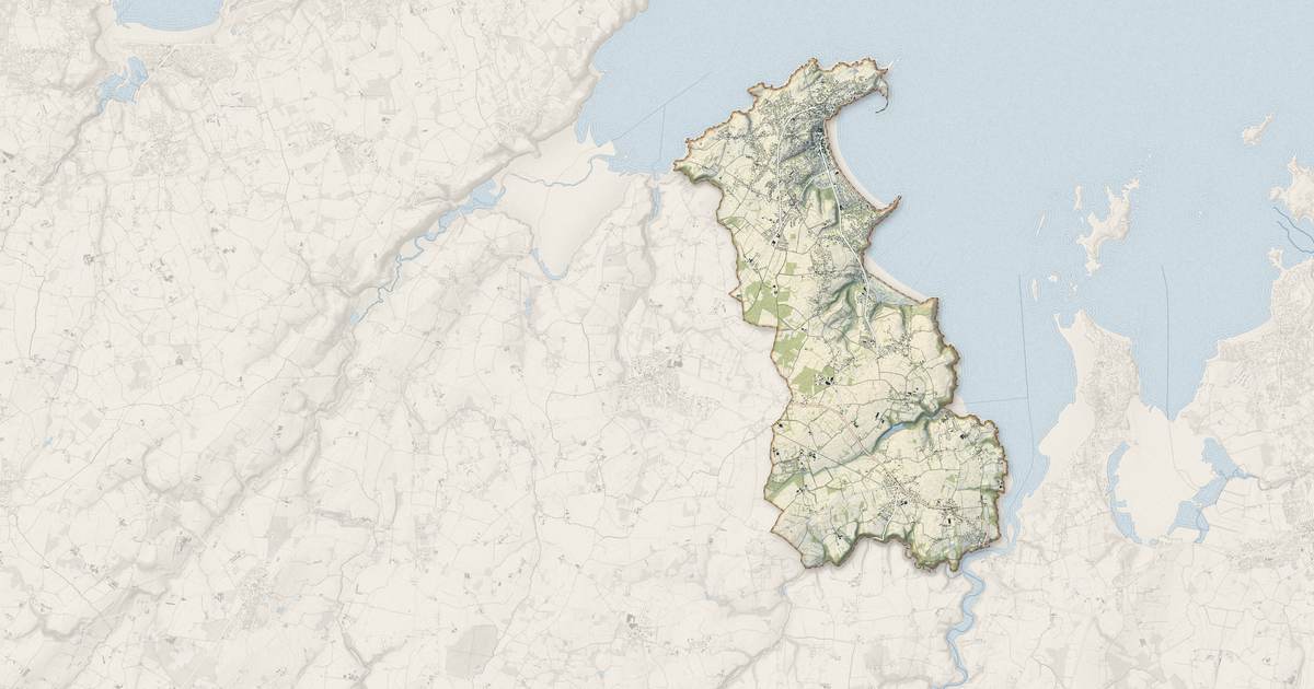 Portrait cartographique de Saint-Cast-le-Guildo : relief, eau, forêts, bâti et voies, calculés à partir des données de l'IGN