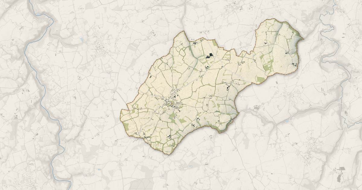 Portrait cartographique de Saint-Gilles-les-Bois : relief, eau, forêts, bâti et voies, calculés à partir des données de l'IGN