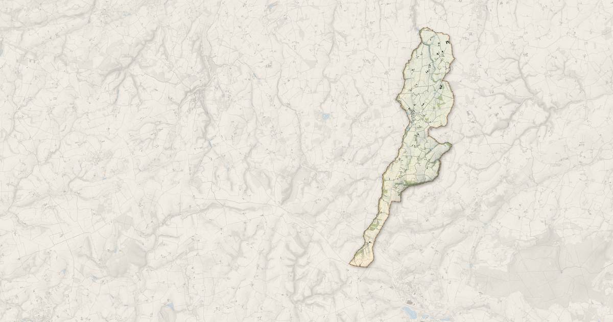Portrait cartographique de Saint-Glen : relief, eau, forêts, bâti et voies, calculés à partir des données de l'IGN