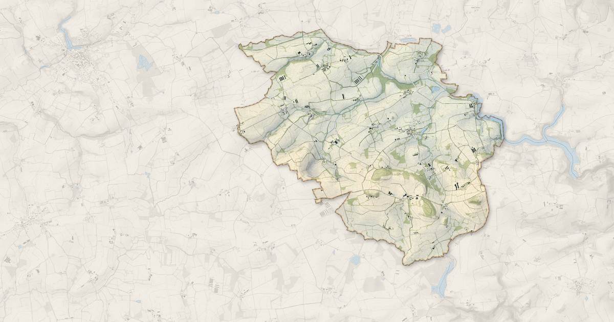 Portrait cartographique de Saint-Martin-des-Prés : relief, eau, forêts, bâti et voies, calculés à partir des données de l'IGN