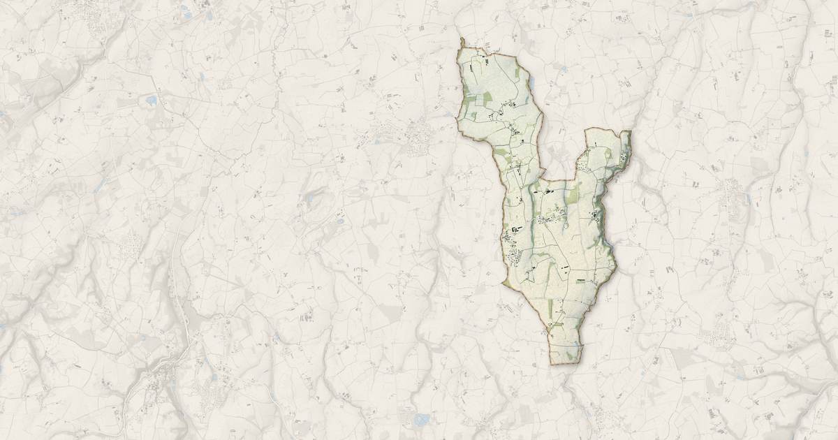 Portrait cartographique de Saint-Trimoël : relief, eau, forêts, bâti et voies, calculés à partir des données de l'IGN