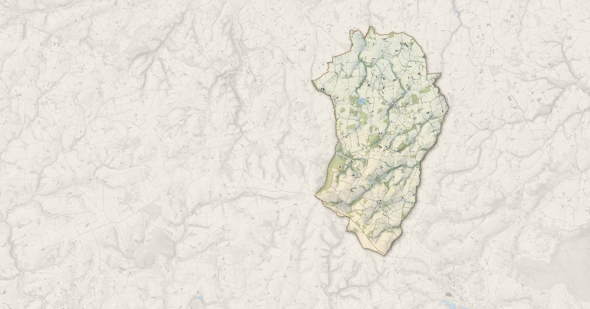 Portrait cartographique de Trébry : relief, eau, forêts, bâti et voies, calculés à partir des données de l'IGN