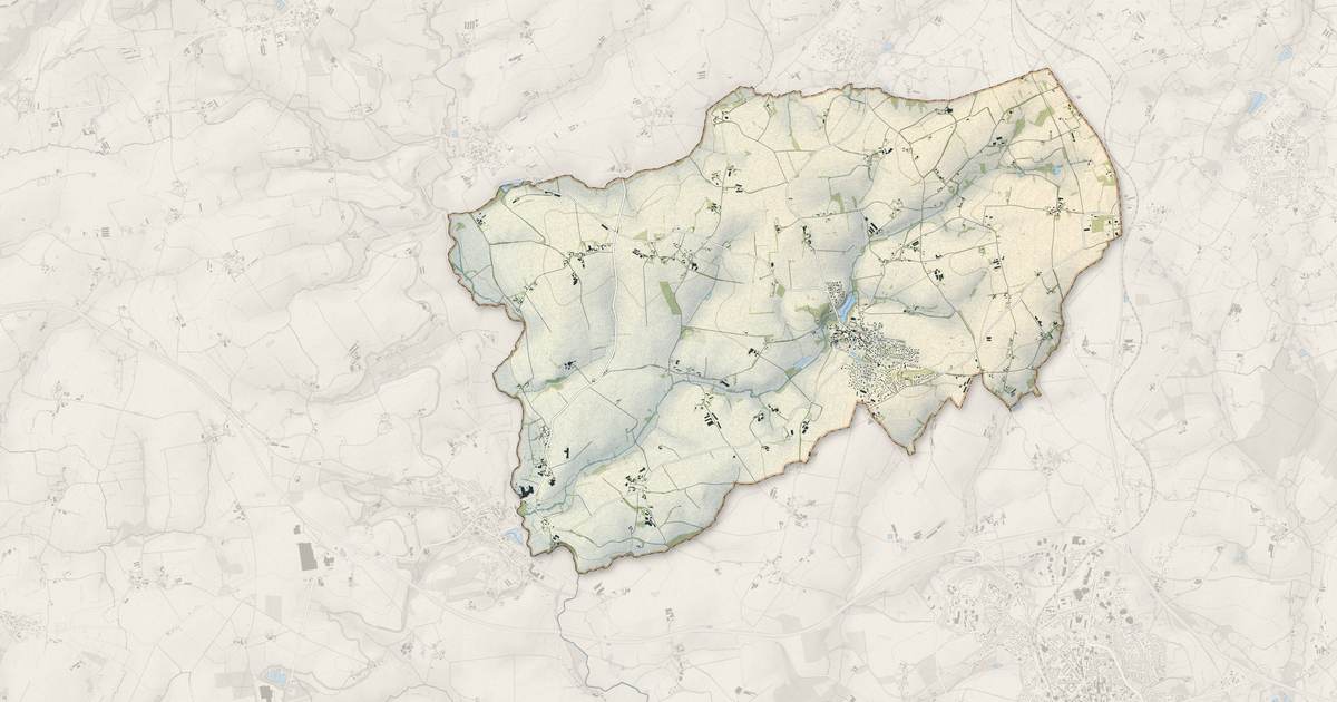 Portrait cartographique de Trévé : relief, eau, forêts, bâti et voies, calculés à partir des données de l'IGN