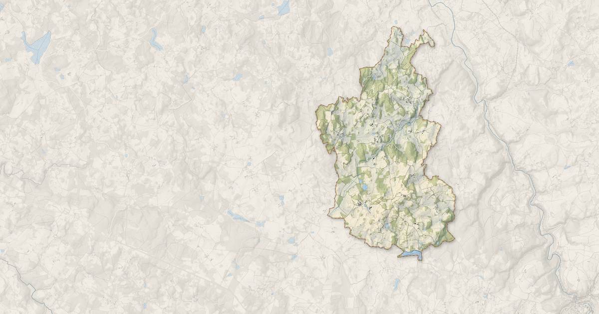 Portrait cartographique de Ars : relief, eau, forêts, bâti et voies, calculés à partir des données de l'IGN