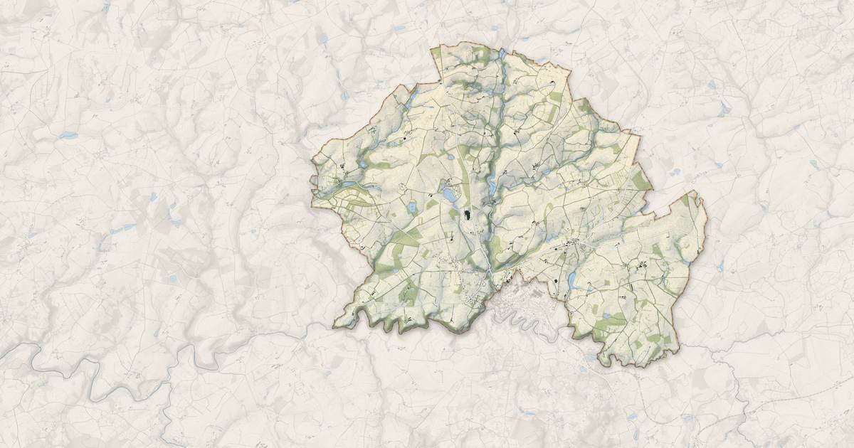 Portrait cartographique de Boussac-Bourg : relief, eau, forêts, bâti et voies, calculés à partir des données de l'IGN