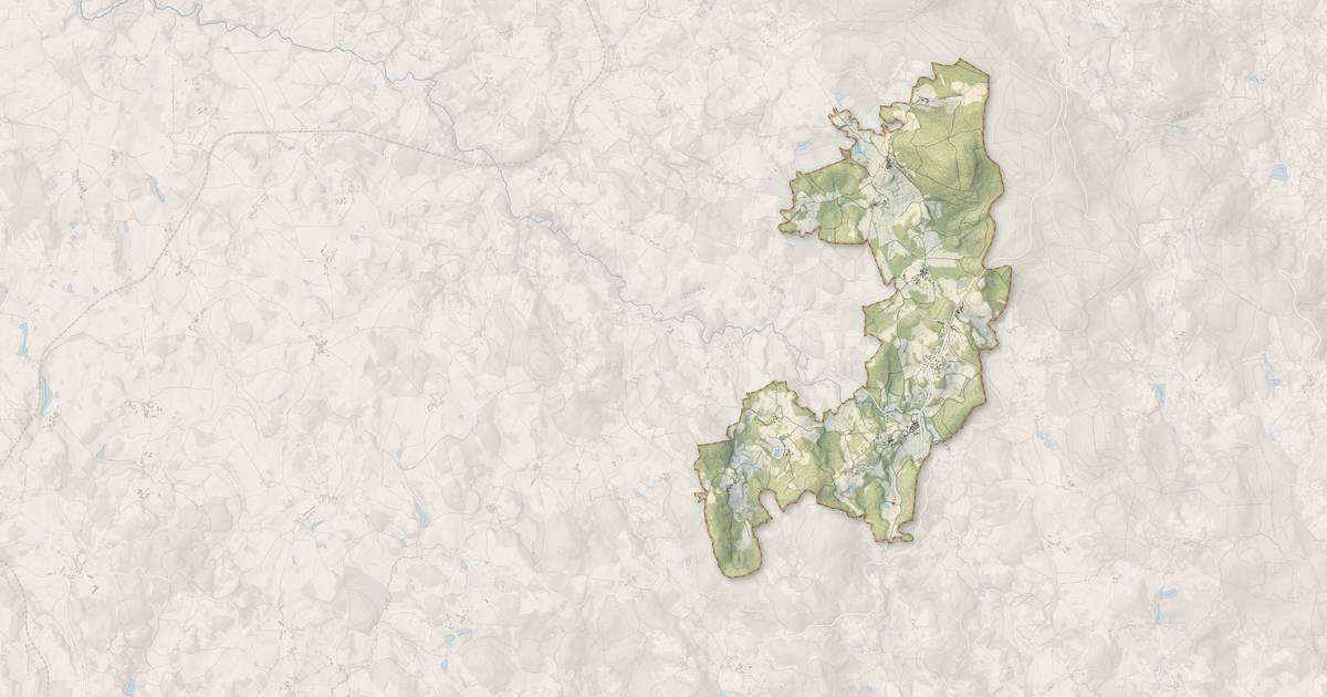Portrait cartographique de La Chapelle-Taillefert : relief, eau, forêts, bâti et voies, calculés à partir des données de l'IGN