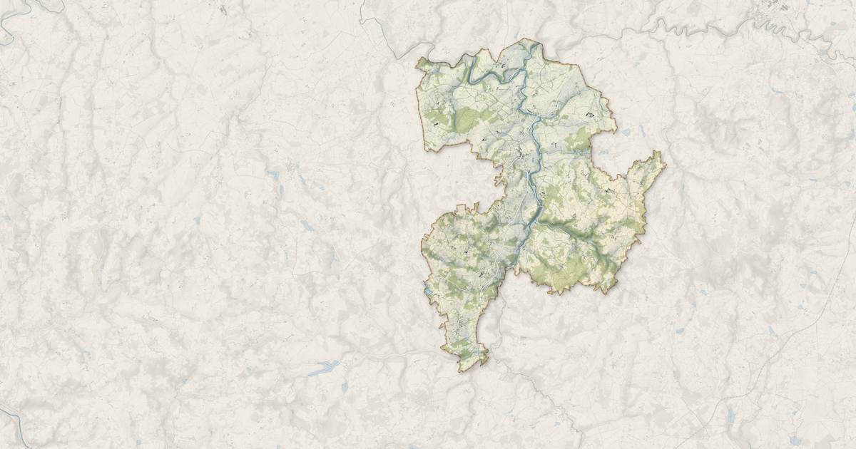 Portrait cartographique de Clugnat : relief, eau, forêts, bâti et voies, calculés à partir des données de l'IGN